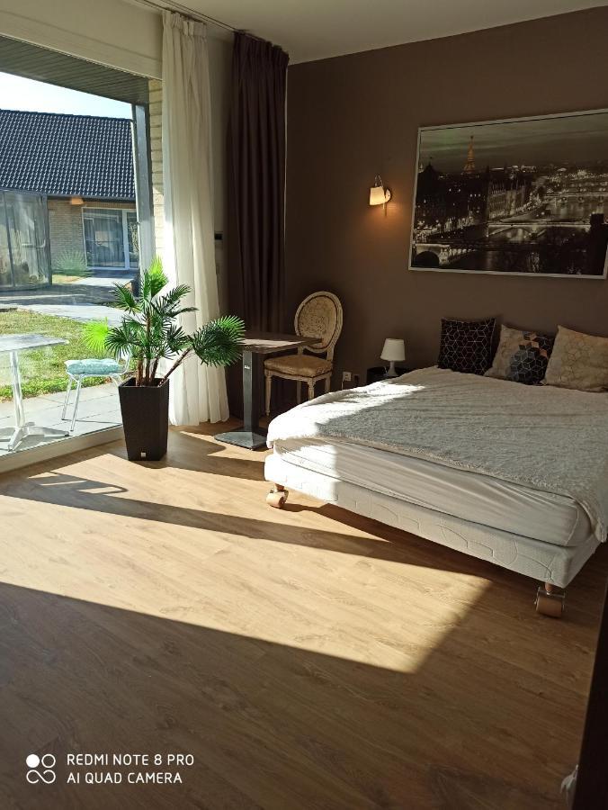Hotel Fleur De Lys Bailleul  Exteriör bild