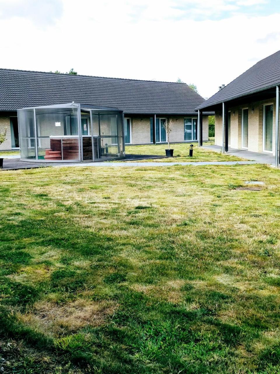 Hotel Fleur De Lys Bailleul  Exteriör bild